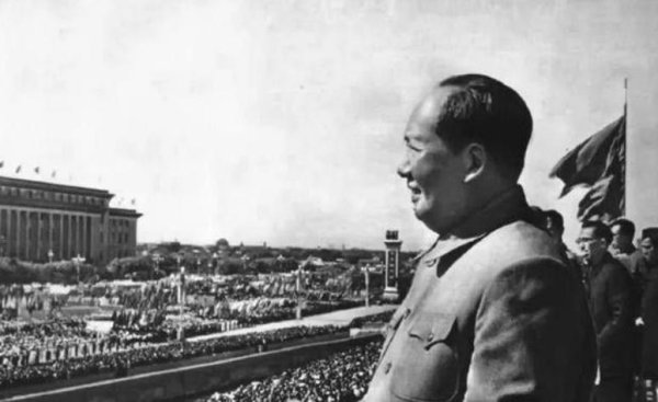 1969年毛泽东邀120名代表入住中南海，周恩来忧虑，房子的问题该如何解决？