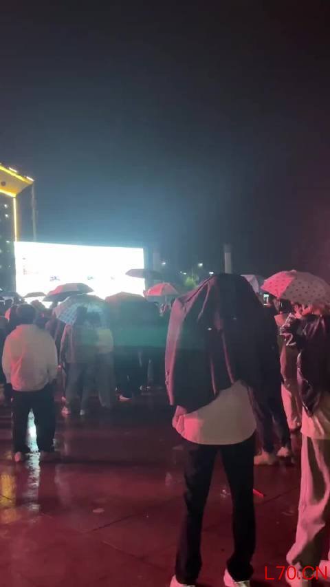 没有张雪，以前看这比赛真没感觉，现在突然有支持的目标，特别激动